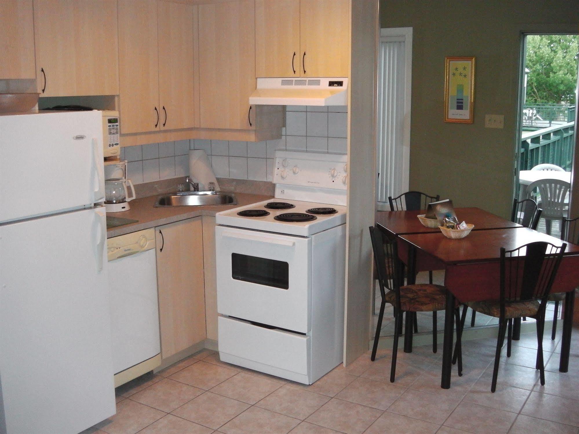 ביופרה Holiday Villa Resorts At Mont Ste Anne מראה חיצוני תמונה